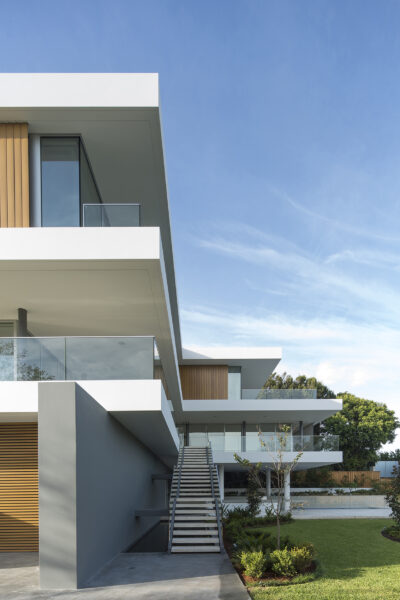 Cantilever House - MHN Design Union